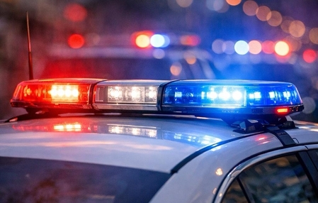 Jovem é agredido e baleado ao ter residência invadida