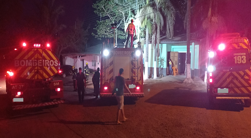 Princípio de incêndio atinge boate no bairro Santa Rita