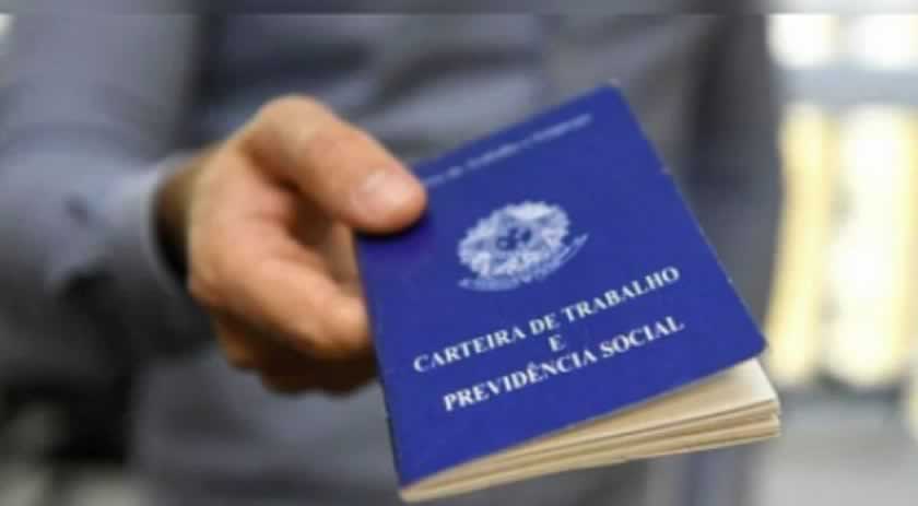 Pedidos de seguro-desemprego têm queda de 10,2% em 2021