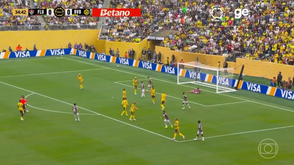 Fluminense domina o jogo, mas perde chances e fica no empate com o Borussia Dortmund