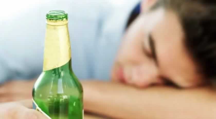 Homens respondem por 76,7% das mortes por uso de álcool no Brasil