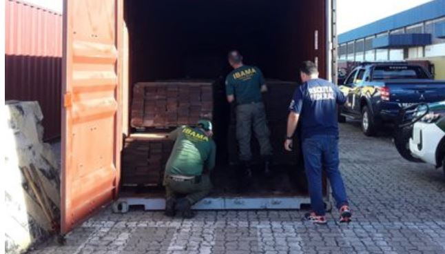 Receita Federal impede exportação ilegal de 25 toneladas de madeira nativa