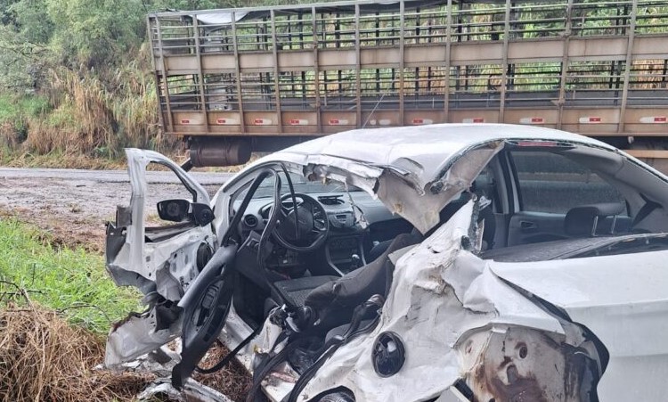 Colisão em rodovia molhada deixa um ferido no Oeste de SC