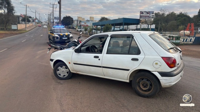 Motociclista fica ferido em colisão com carro; condutora era venezuelana sem CNH brasileira