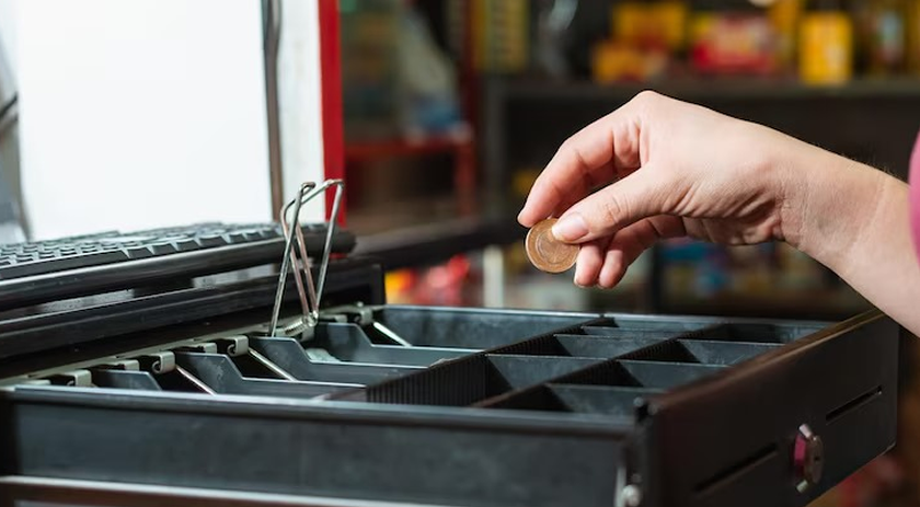Meu troco foi de R$ 10,04, mas recebi apenas R$ 10,00; devo cobrar os centavos?