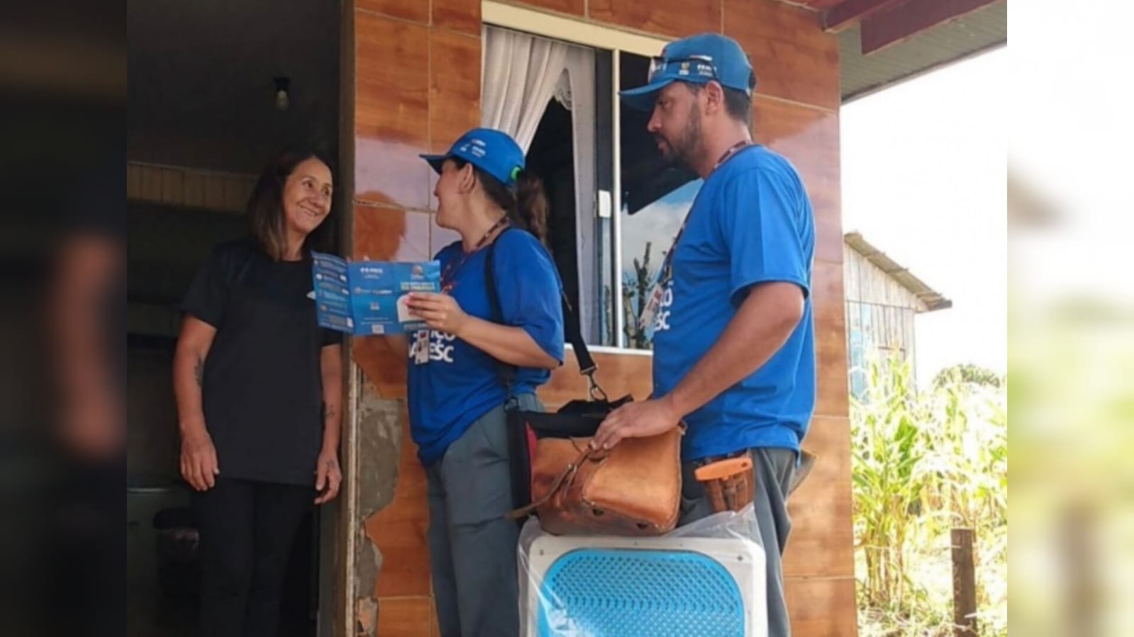 Mais de 10 mil famílias carentes recebem equipamentos de baixo consumo de energia
