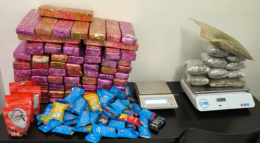 Moto com peso incomum chama atenção e PRF apreende 59 kg de drogas em Chapecó