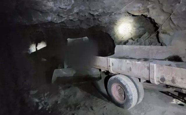 Trabalhador morre esmagado em mina de extração de pedra em SC