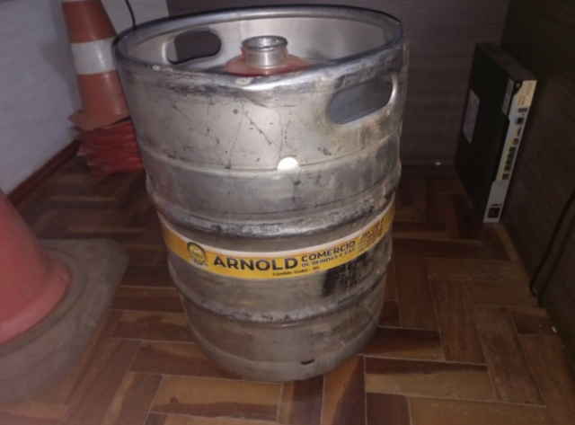 Carga de chopp é saqueada após acidente de caminhão na BR-163