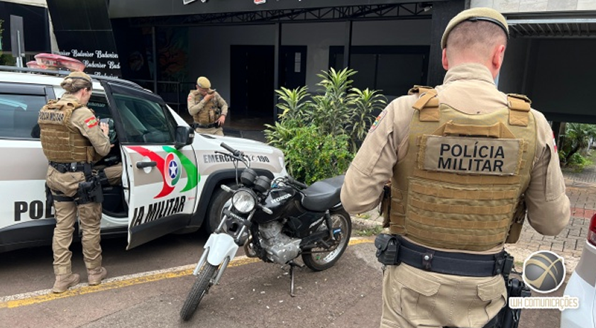 Homem é preso por furto de motocicleta