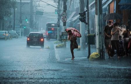 Defesa Civil emite alerta para temporais e chuva intensa em Santa Catarina