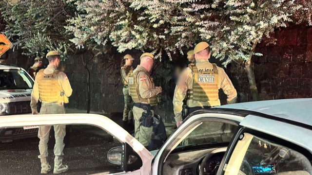 Polícia Militar prende três pessoas por furtos em comércios