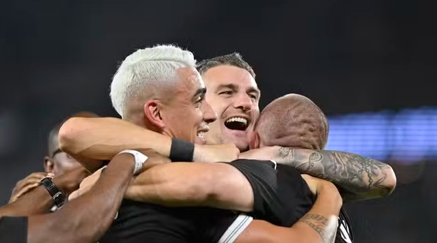 Vasco vence o Fluminense nos pênaltis e decide a Copa do Brasil com o Corinthians