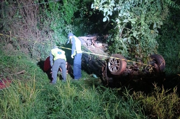 Motorista sofre apenas escoriações em capotamento grave no Meio-Oeste