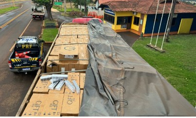 PRF apreende cerca de 450 mil maços de cigarros em carreta roubada