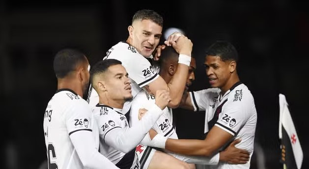 Vasco derrota o Cruzeiro com autoridade, engata segunda vitória seguida e respira no Brasileirão