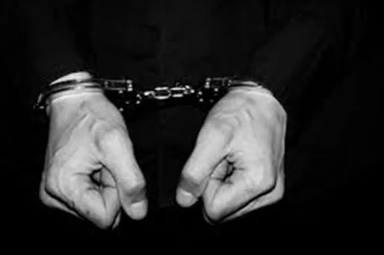 Homem é preso após ameaçar ex-companheira com facão