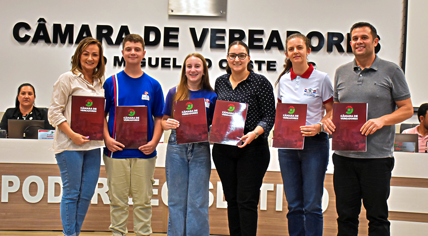Moção pede instalação de contêineres para descarte de lixo na Escola Alberico Azevedo