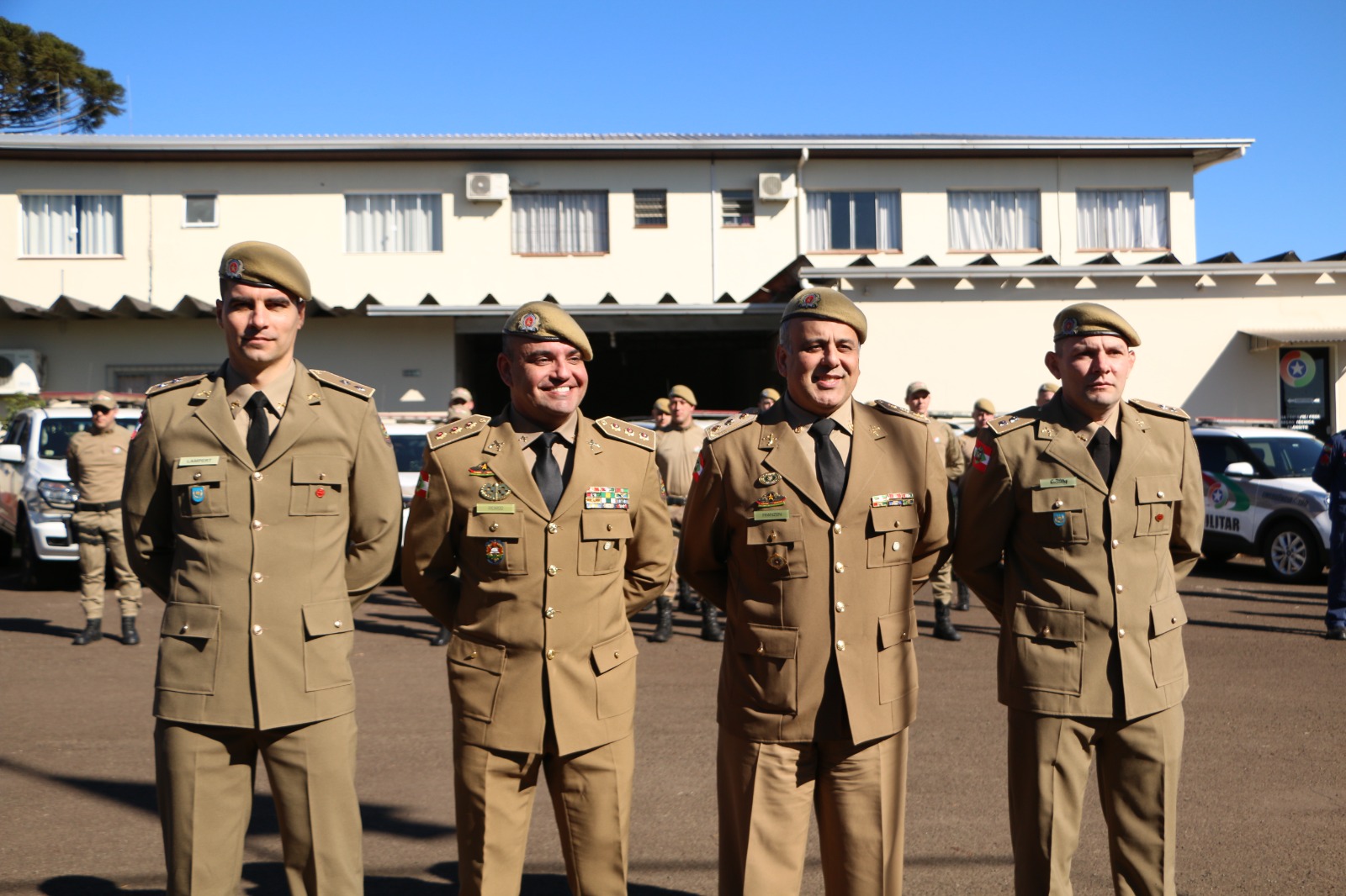 Policiais e Bombeiros Militares são promovidos no 9° CRPM/Fron