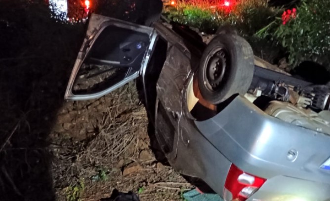 Colisão seguida de capotamento é registrada na SC-283