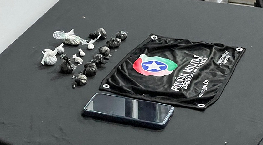 PM prende traficante e apreende drogas