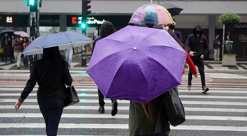 Formação de ciclone e avanço de frente fria devem trazer chuva para SC
