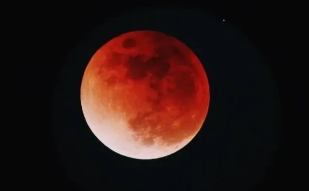 "Lua de Sangue": primeiro eclipse total da Lua de 2025 acontece na sexta-feira