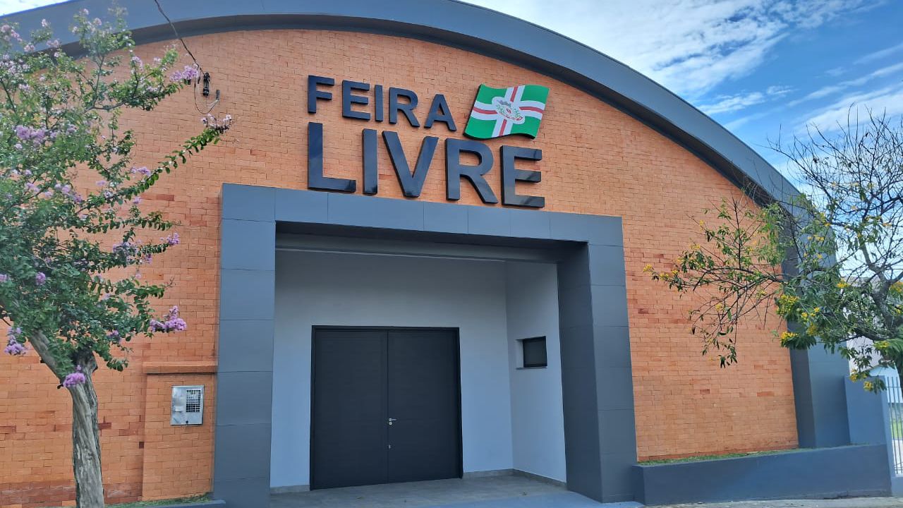 Com mais de 500 metros quadrados totalmente revitalizados, pavilhão da Feira Livre Municipal está reaberto ao público