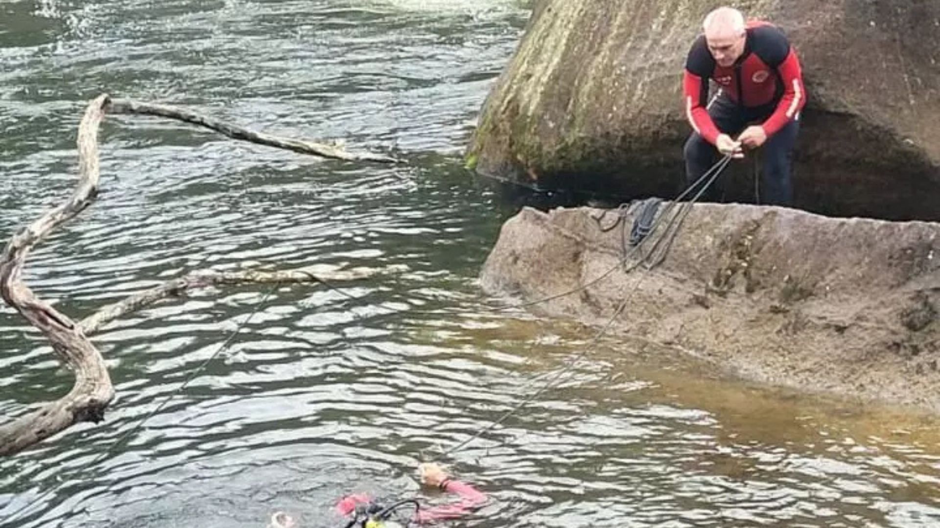 Homem morre afogado após mergulhar em cachoeira em SC