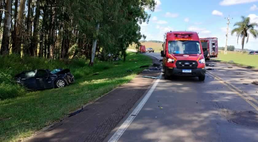 Carro de Pinhalzinho se envolve em acidente fatal no RS