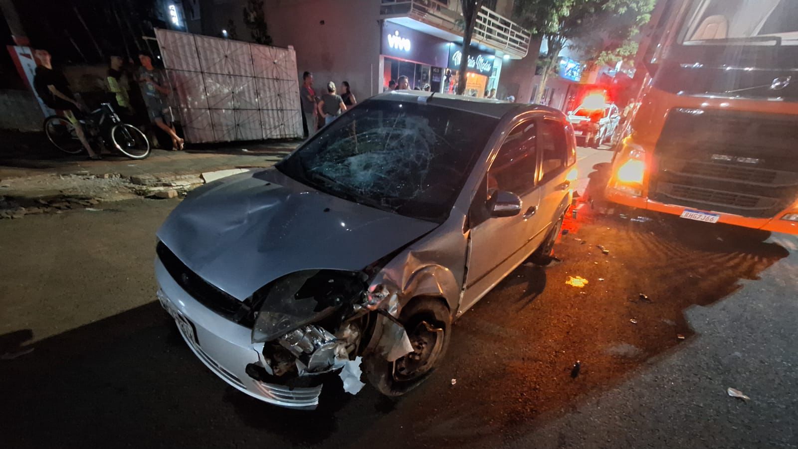 Mulher vai parar no hospital após ser atropelada