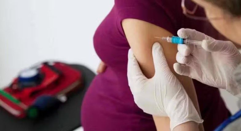 Anvisa autoriza registro de vacina contra bronquiolite em bebês; gestantes vão tomar