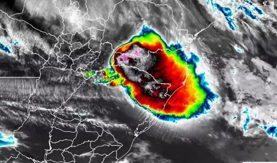 Com 5 tornados em menos de 1 mês, CEO da ONU Brasil diz que cenário pode piorar em SC
