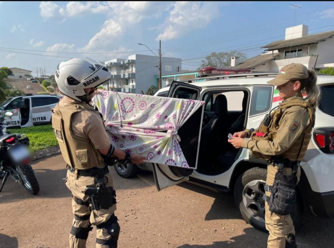 Ladrão furta TV minutos depois de sair do presídio