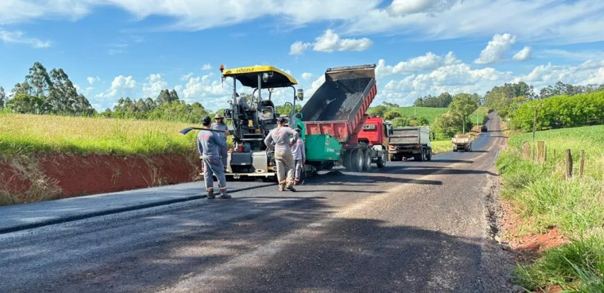 São Miguel do Oeste inicia pavimentação de 2,4 km na Linha Waldemar