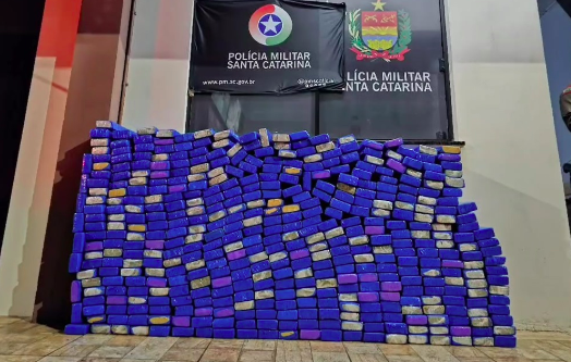 Quase 400 kg de maconha são apreendidos em flagrante pela PM