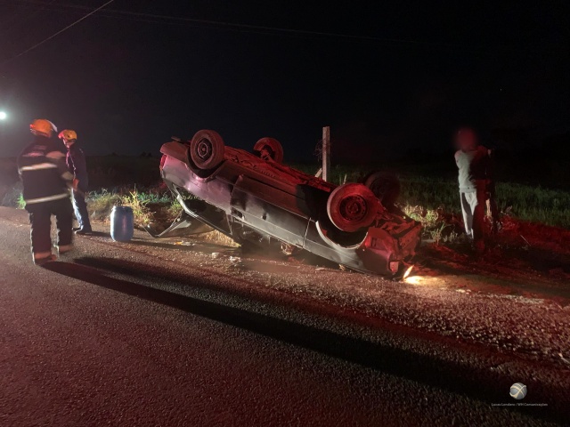 Saída de pista seguida de capotamento é registrada no interior