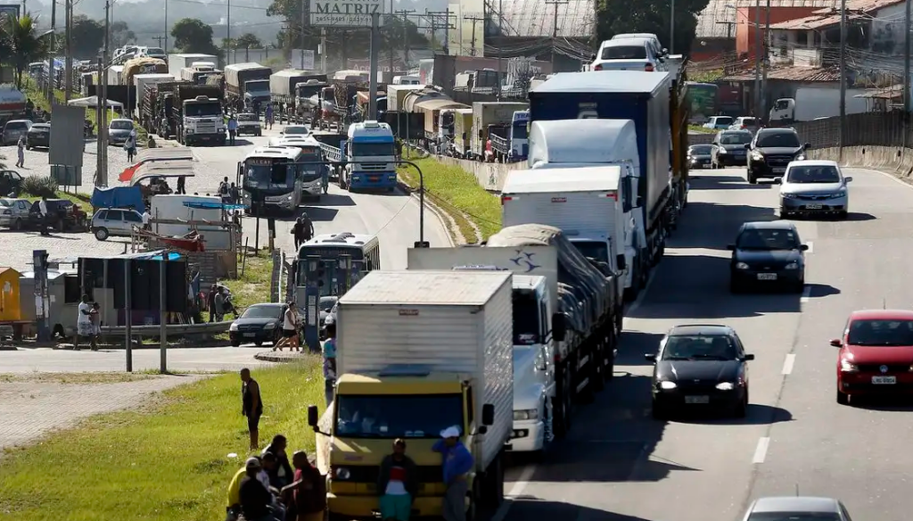 Motoristas têm novos prazos para regularizar exame toxicológico