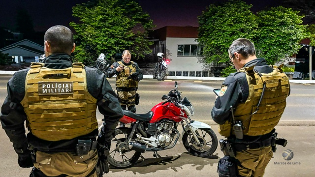 Jovem tem moto apreendida após reincidir em infração de trânsito