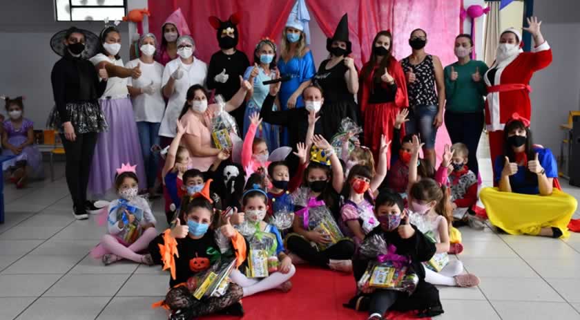 Secretaria de Educação entrega Kits de Materiais Escolares para os mais de 1.200 alunos em comemoração ao Dia da Criança