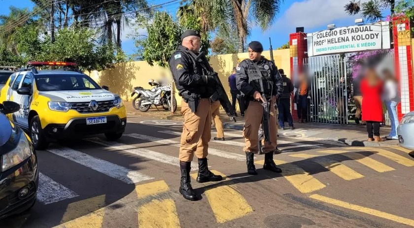 Ex-aluno ataca escola e menina é morta com disparo de arma de fogo no Paraná