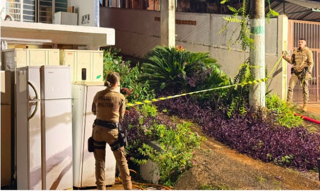Incêndio em residência deixa uma pessoa morta