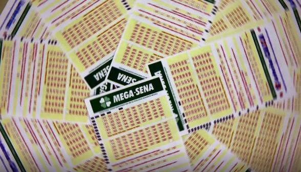 Mega-Sena acumula e prêmio principal vai para R$ 27 milhões