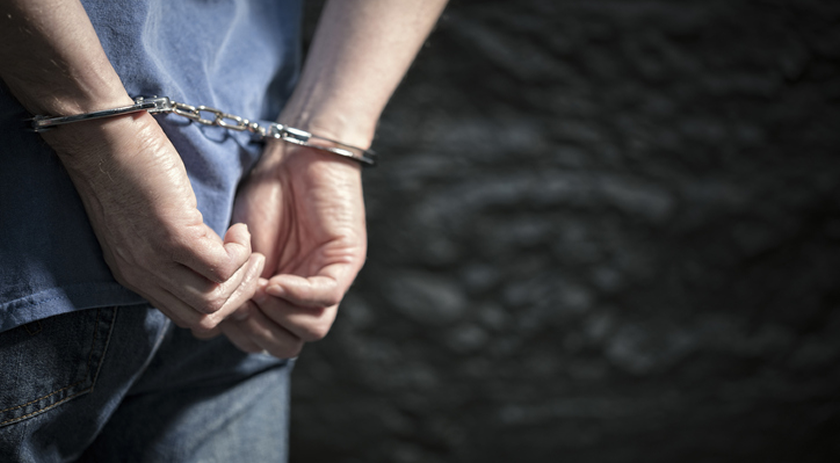 Homem é assaltado em casa e agressor é preso