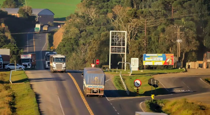 PRF proíbe circulação de veículos pesados em rodovias federais em feriados