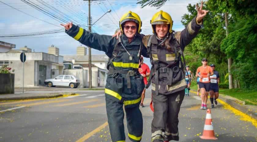 Neste dia da mulher conheça a Soldado Maria Julia, uma das militares que atua em uma equipe de força-tarefa do CBMSC