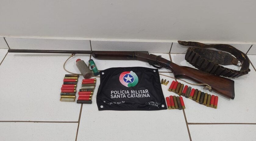 Homem é preso após tentar matar outro com motosserra no interior