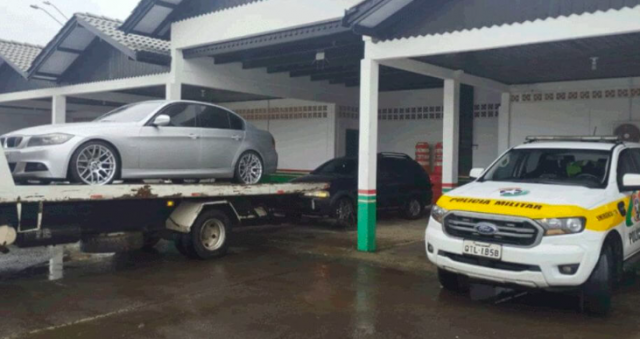 BMW é flagrada com vinho argentino contrabandeado em rodovia de SC