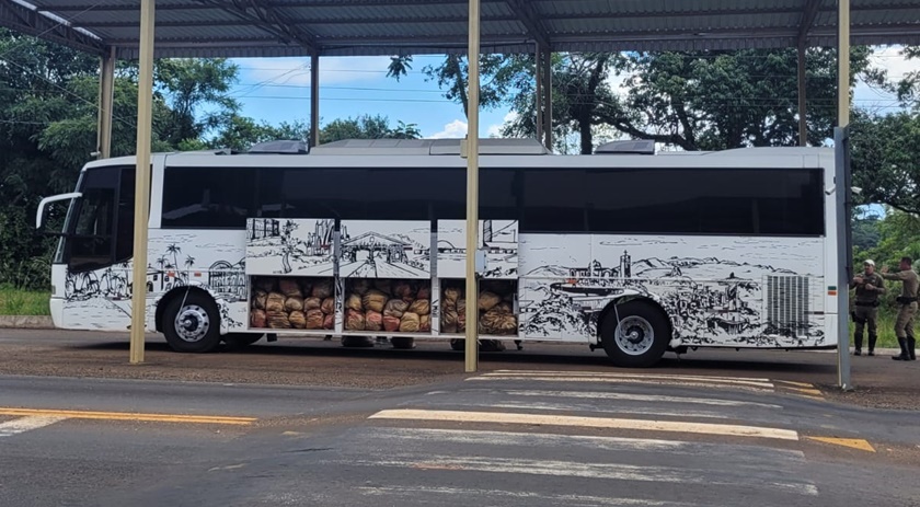 Motorhome com mais de 700 mil reais em mercadorias com irregularidades é flagrado em Chapecó