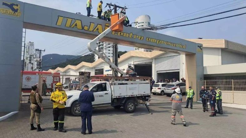Homem sobrevive a descarga elétrica em rede de 23 mil volts em SC